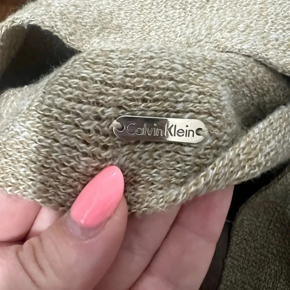 Calvin Klein Women’s Infinity Scarf - Picture 4 of 4